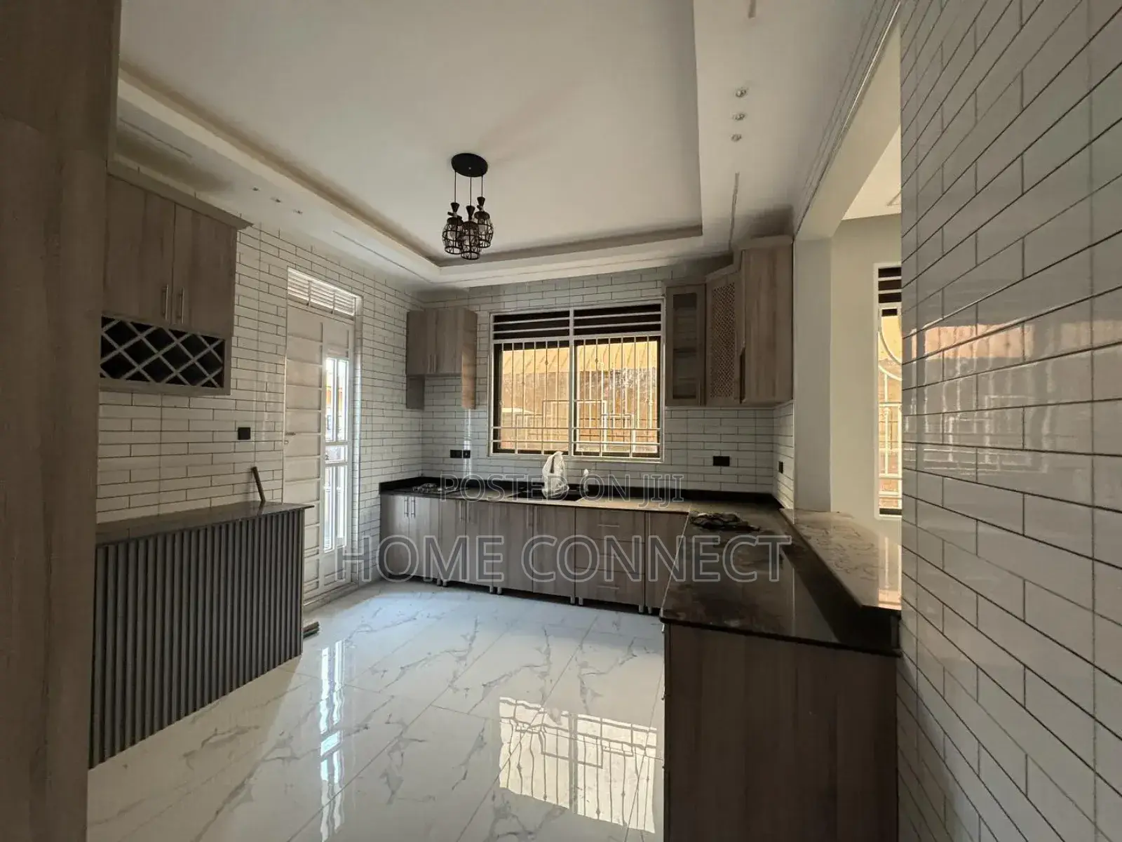 5bdrm Duplex in Rubaga, Central Division for sale