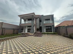 5bdrm Duplex in Rubaga, Central Division for rent