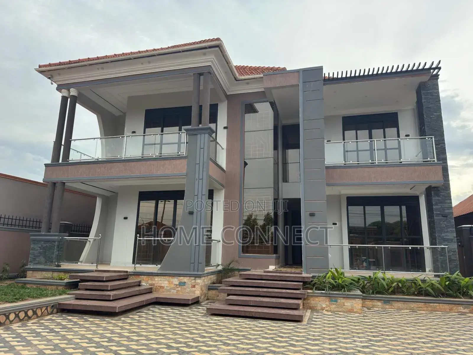 5bdrm Duplex in Rubaga, Central Division for rent