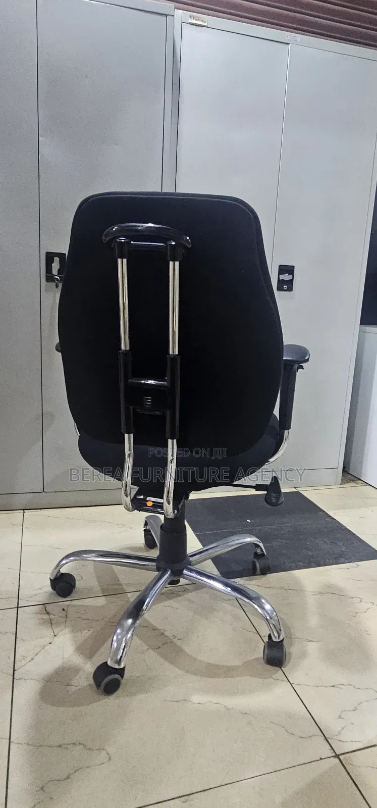 Originla Fabric Office Chair With Metallic Back Support