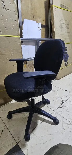 Simple Mesh Secretarial Chair With Cushion