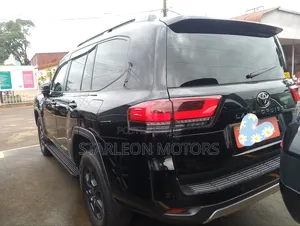 Toyota Land Cruiser 3.5 Petrol 4WD 2022 Black