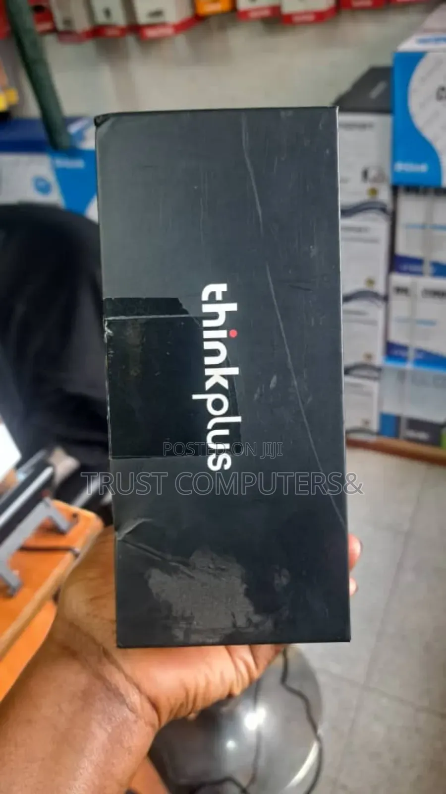 Lenovo Thinkplus Th10 Wireless Headphones.