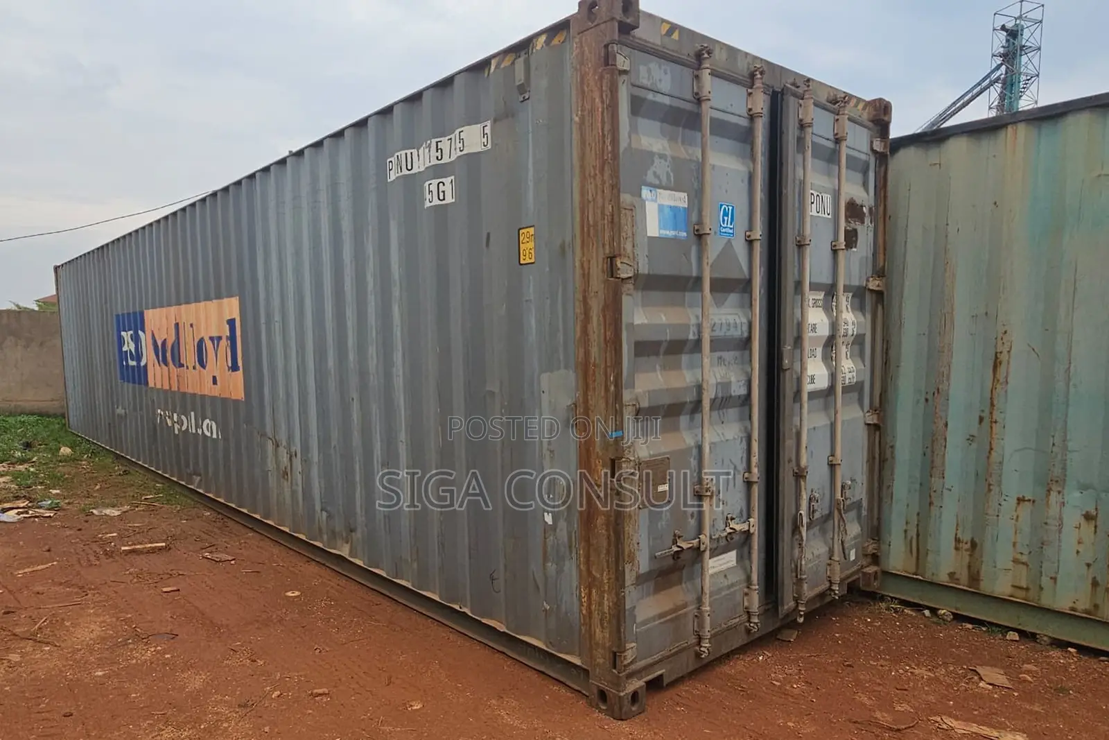 Clean 40ft Cargo Container Is Available for Sale 13m in Bweyogerere