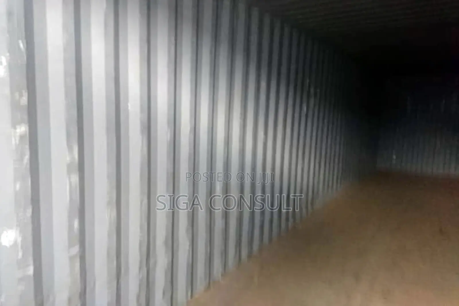 Clean 40ft Cargo Container Is Available for Sale 13m in Bweyogerere