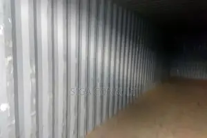 Clean 40ft Cargo Container Is Available for Sale 13m in Bweyogerere