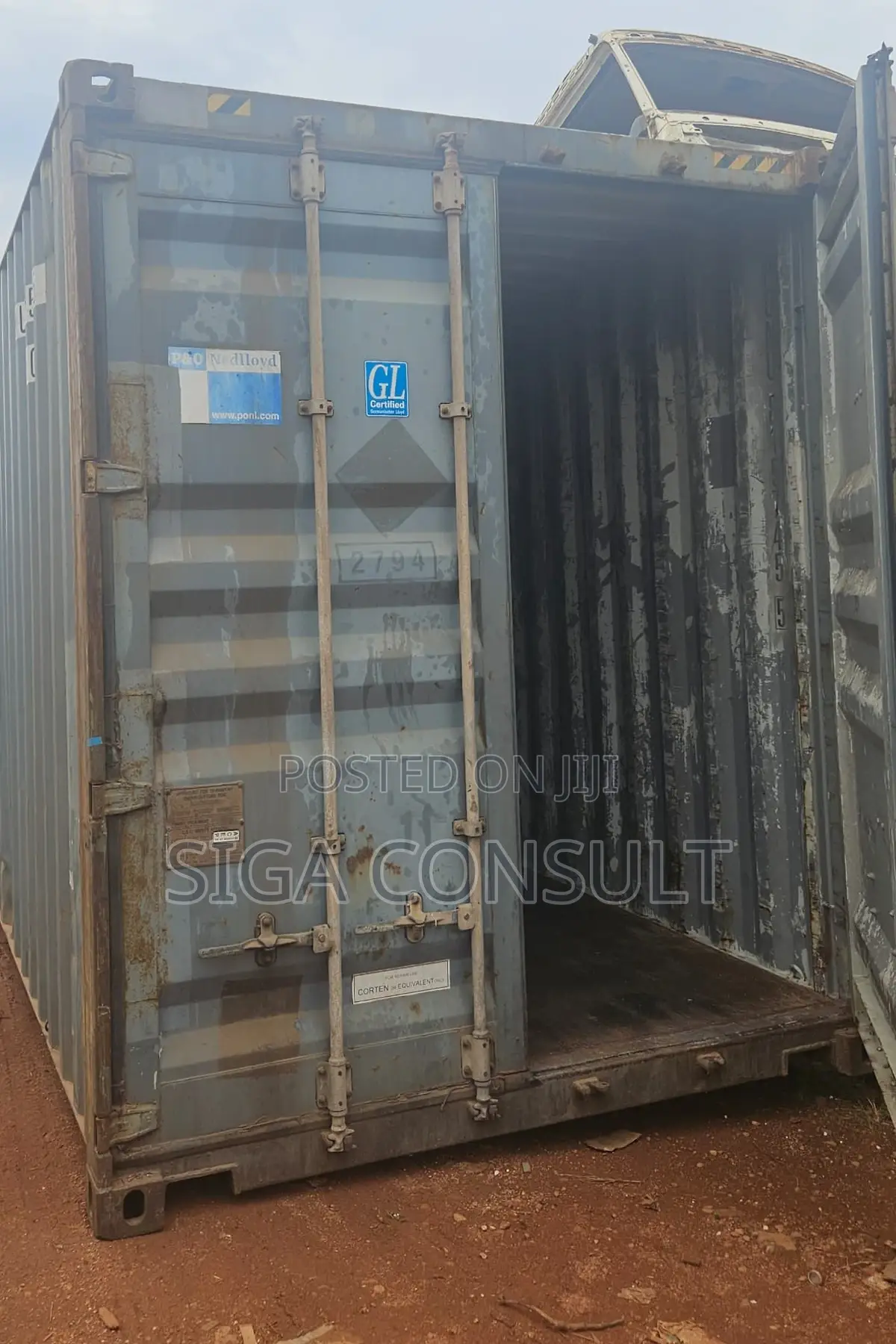 Clean 40ft Cargo Container Is Available for Sale 13m in Bweyogerere