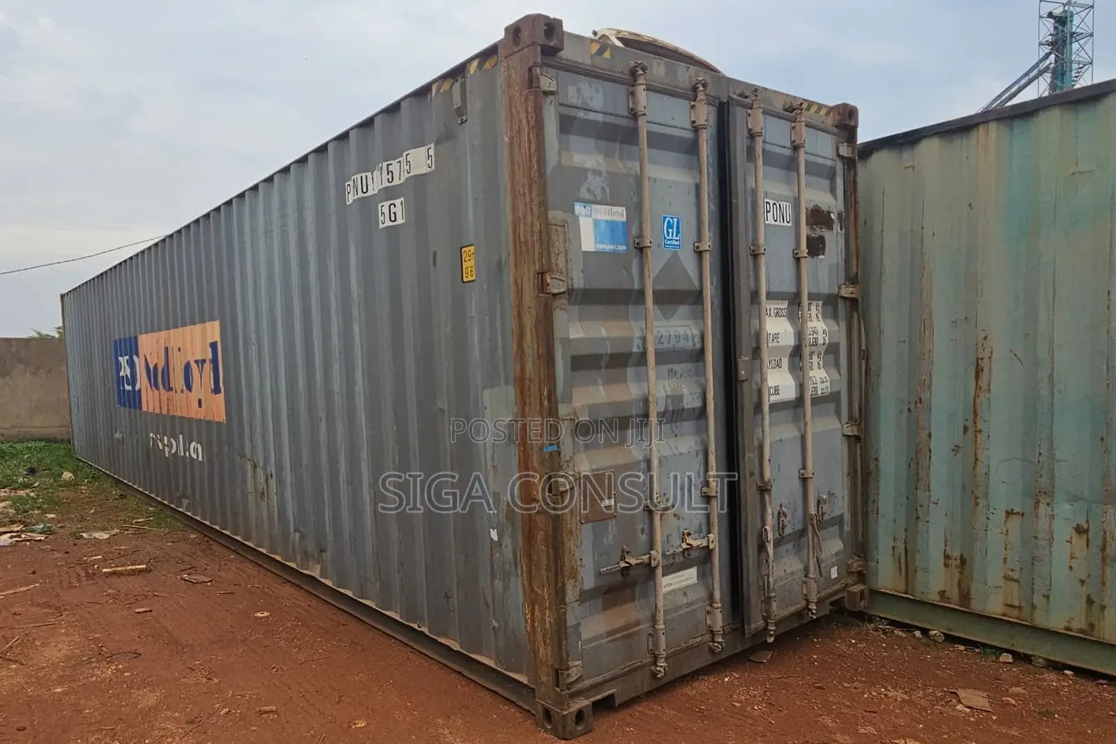 Clean 40ft Cargo Container Is Available for Sale 13m in Bweyogerere