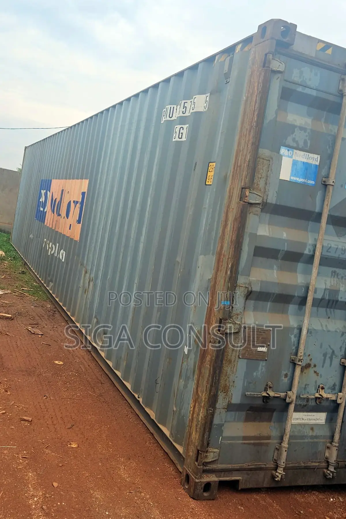 Clean 40ft Cargo Container Is Available for Sale 13m in Bweyogerere
