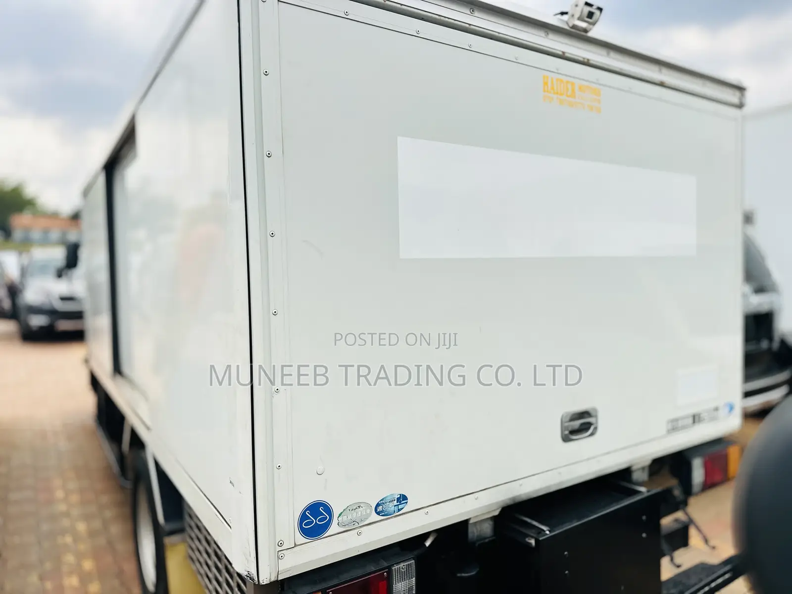 Isuzu Elf Refrigerator 2010 Model