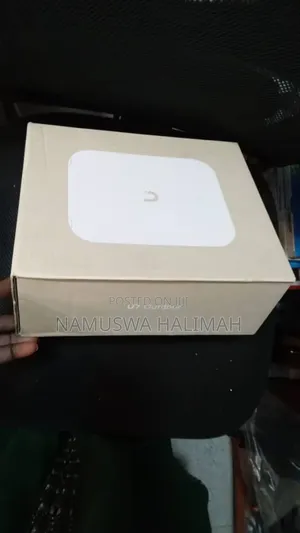 Ubiquiti Unifi U7 Long-Range Access Point.
