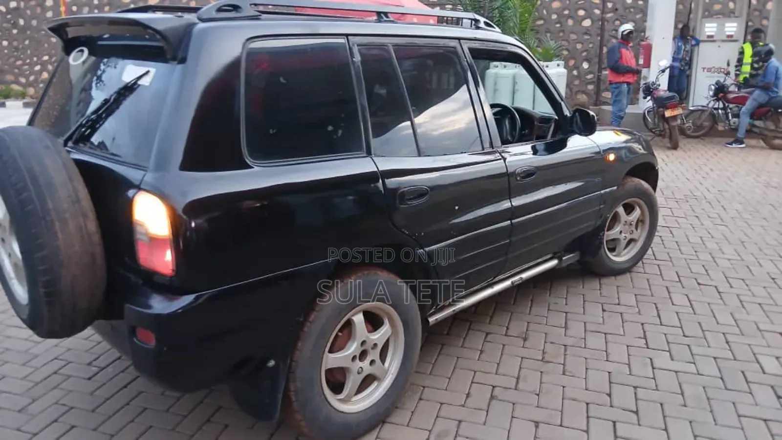 Toyota RAV4 Base FWD 1999 Black