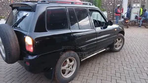 Toyota RAV4 Base FWD 1999 Black