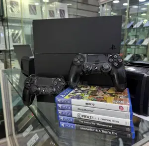 Ps4 Standard With 2 Controllers and 10 Games Inside Fc26 Included