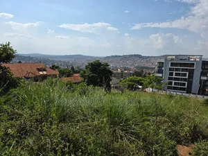 35decimals on in Mutungo Hill