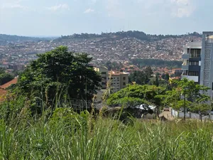 35decimals on in Mutungo Hill