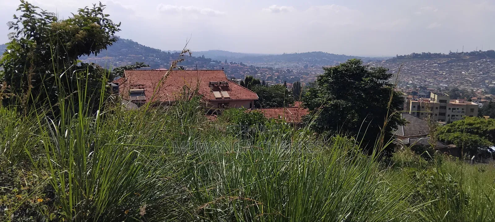 35decimals on in Mutungo Hill