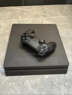 ​Excellent Ps4 Slim Condition,2 Pads and Games