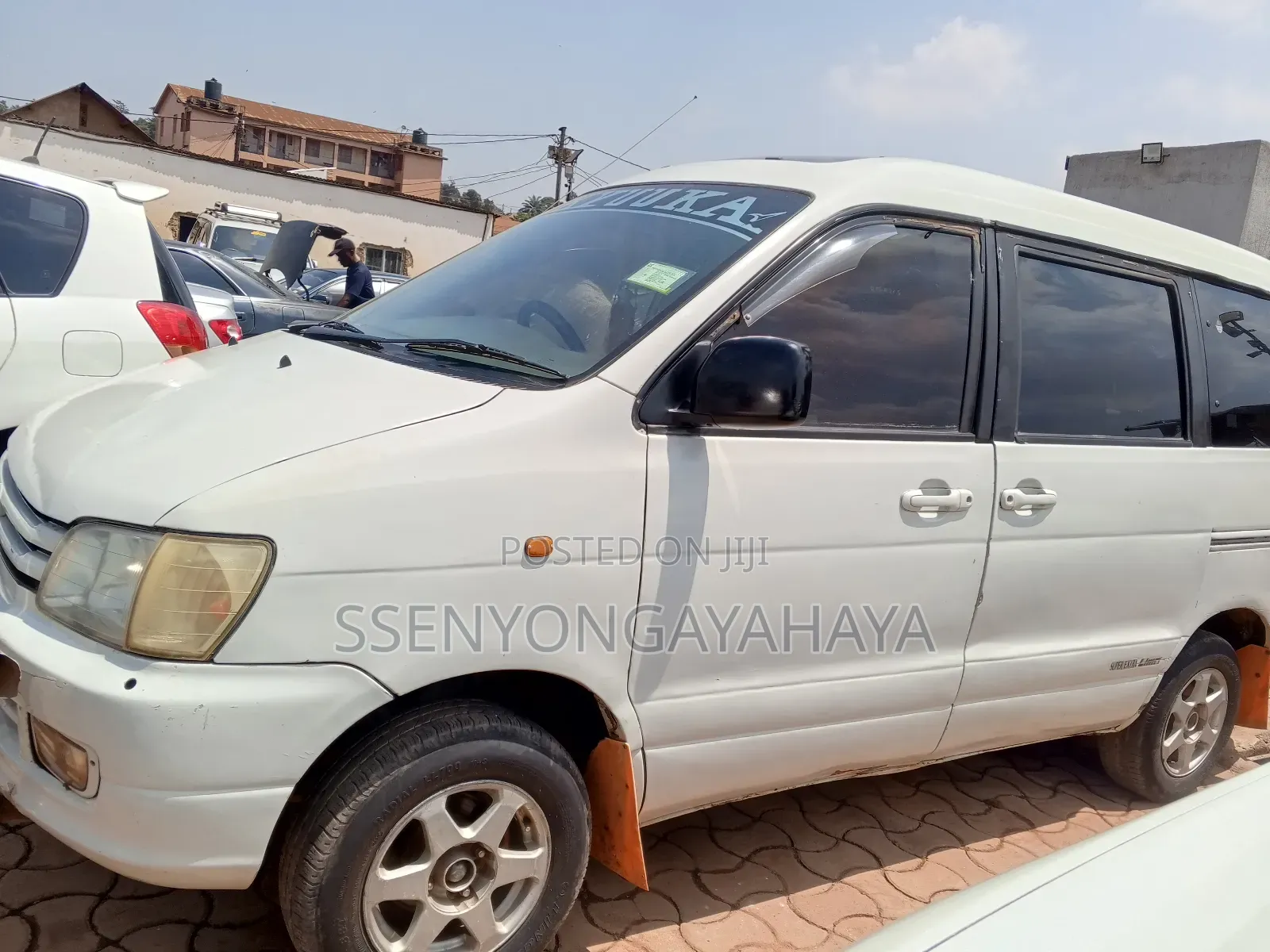 Toyota Noah 2010 White