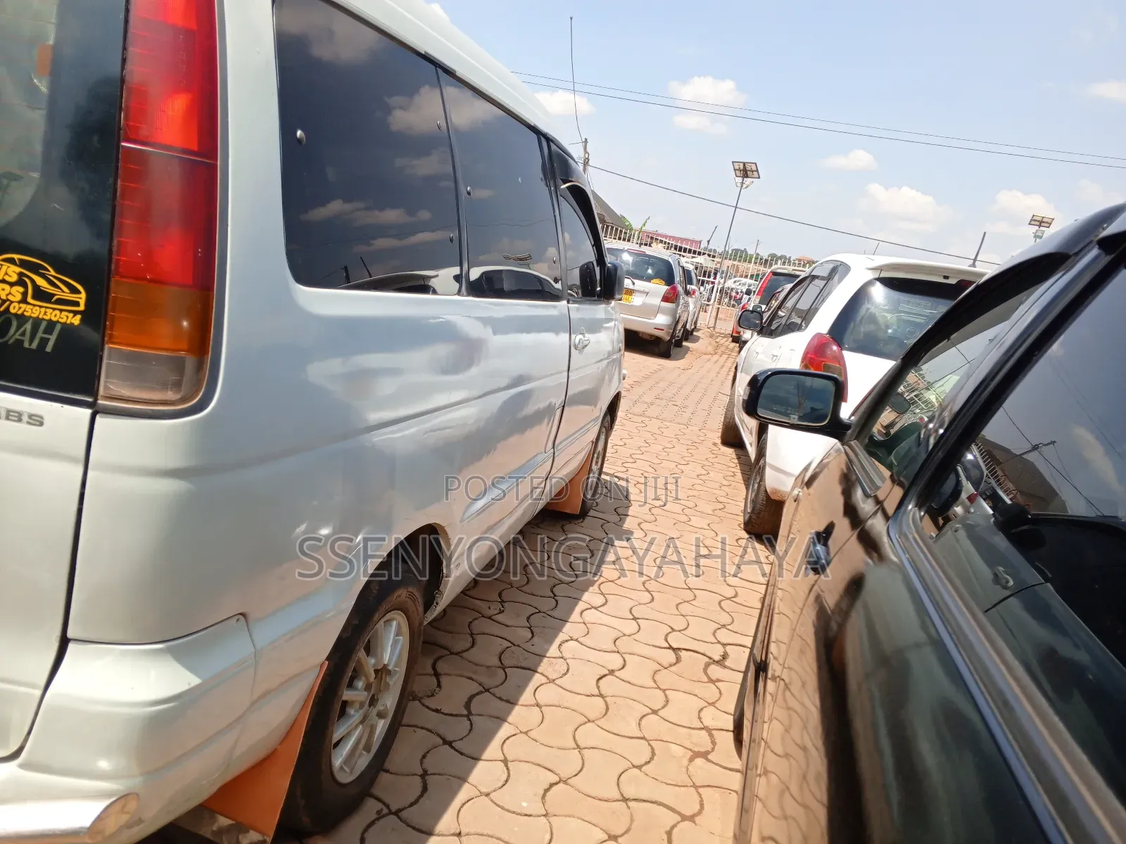 Toyota Noah 2010 White