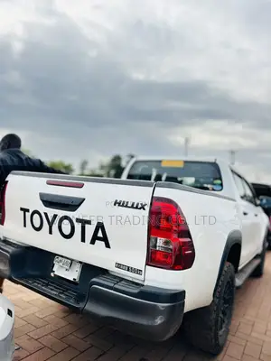 Toyota Hilux Revo Double Cab Deisel 2.8 AWD 2019 White