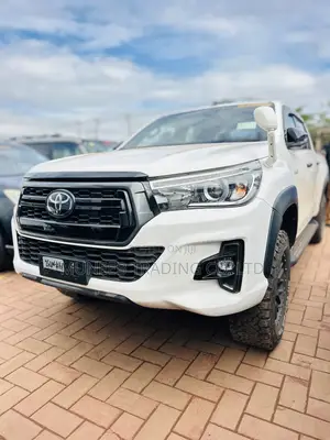 Toyota Hilux Revo Double Cab Deisel 2.8 AWD 2019 White