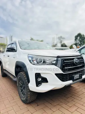 Toyota Hilux Revo Double Cab Deisel 2.8 AWD 2019 White