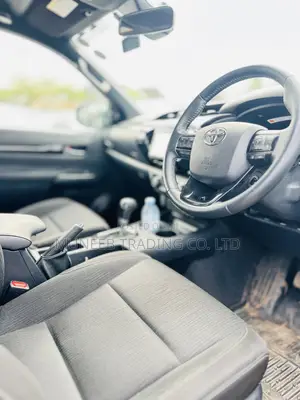 Toyota Hilux Revo Double Cab Deisel 2.8 AWD 2019 White