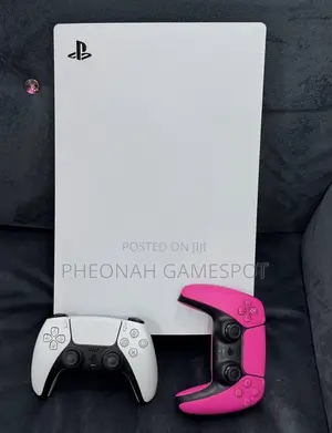 ​Ready to Play Ps5 Standard ! 5 Games, 2 Controllers,