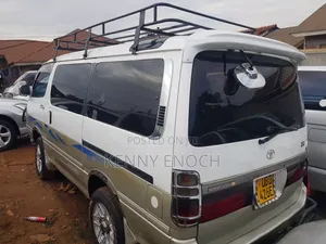 Toyota HiAce 2002 White