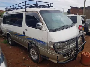 Toyota HiAce 2002 White