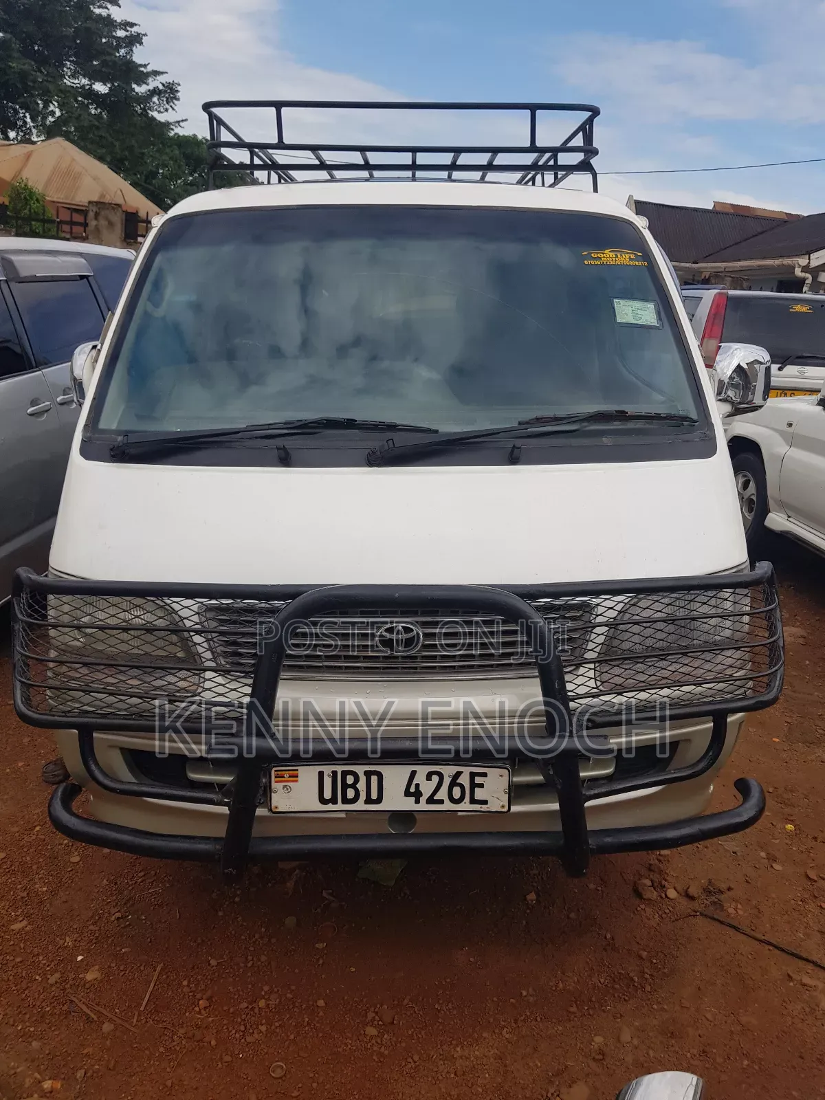 Toyota HiAce 2002 White