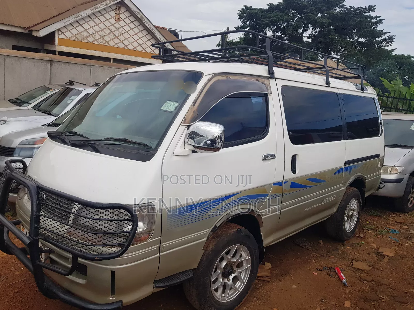 Toyota HiAce 2002 White
