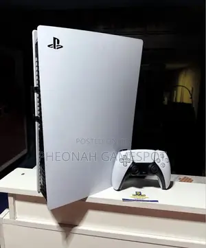 New Deal ! Ps5 Standard With 2 Controllers and 3 Games Included