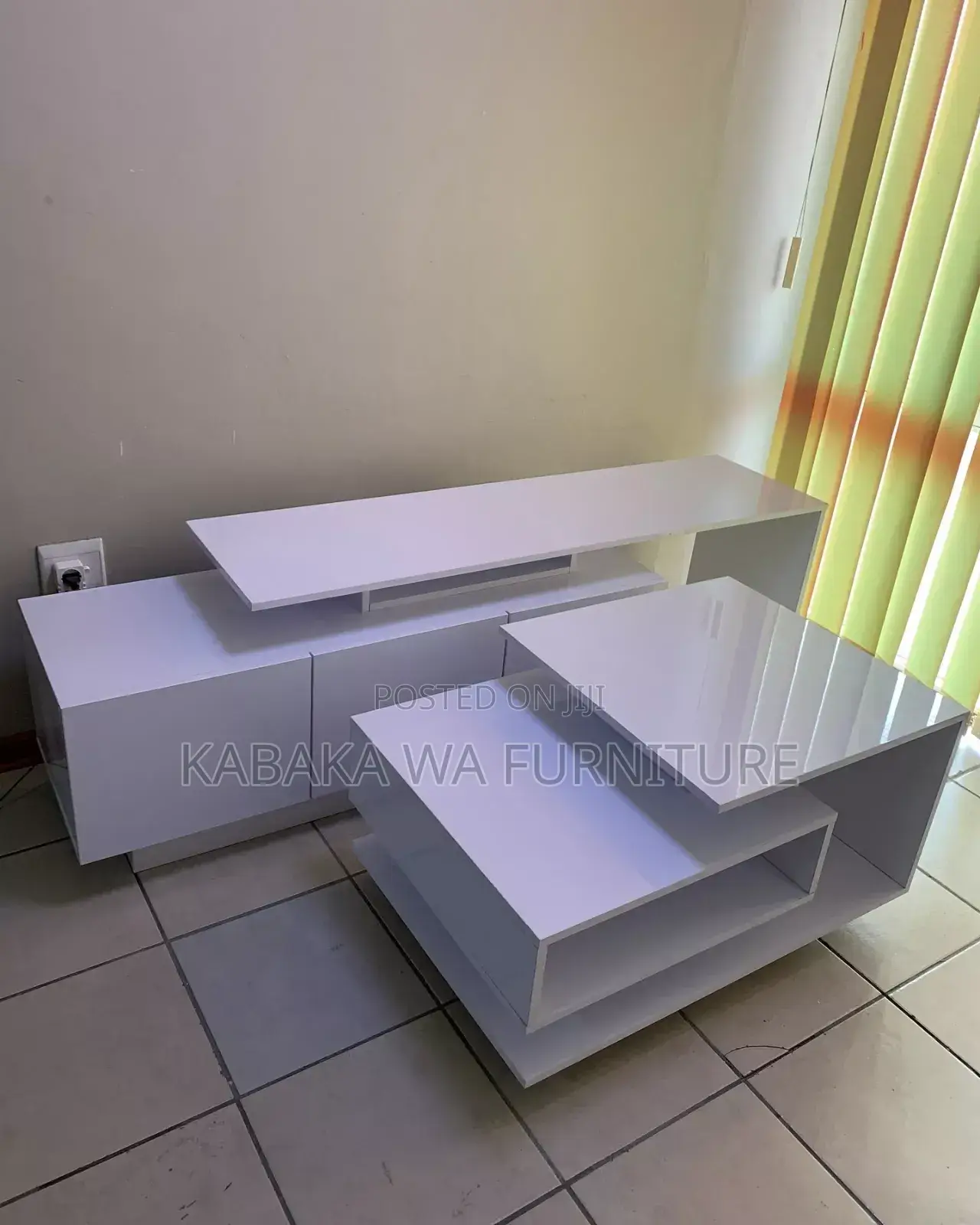 Center Table/ Center Table/ Tv Stand Luxurious Modern $ Free Delivery/