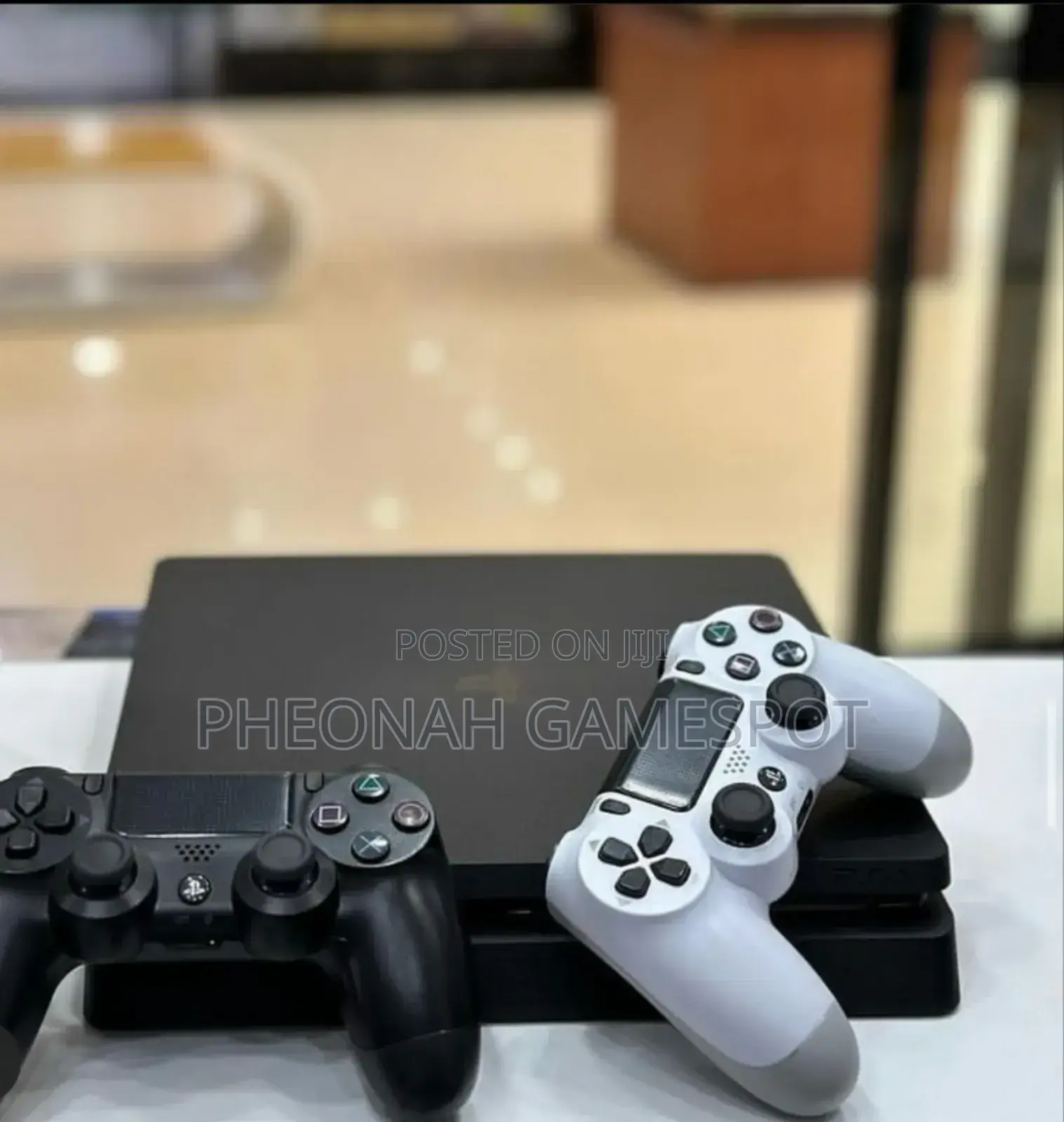Wow! Ps4 Slim Chipped 18+ Games 2 New Controllers Perfect Condition