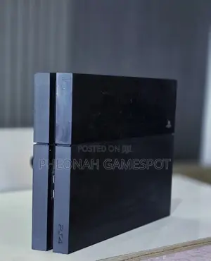 Ps4 Standard + 2 New Controllers + 13 Games + All Accessories