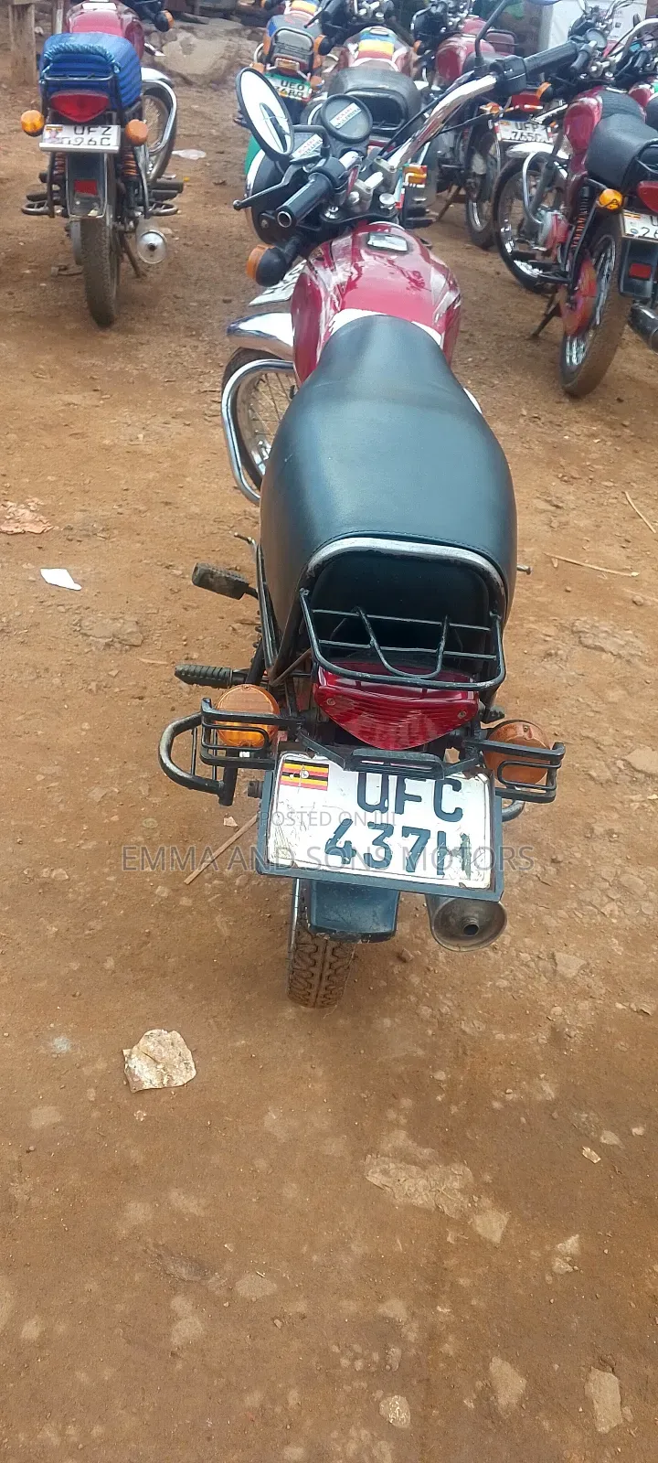 Bajaj Boxer 100 2022 Red