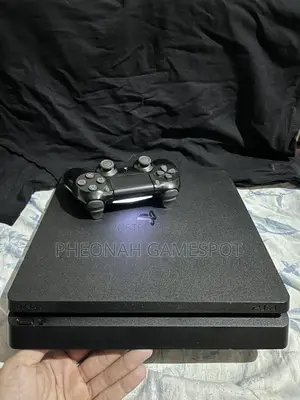 Ps4 Slim Ready-to-Play — 2 Pads, 15 Titles Inside.