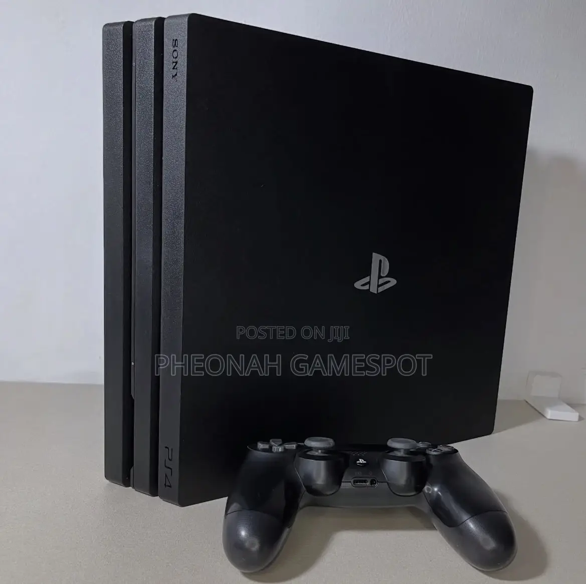 Ps4 Pro Original Console — 2 Controllers + 27 Games of Your Choice