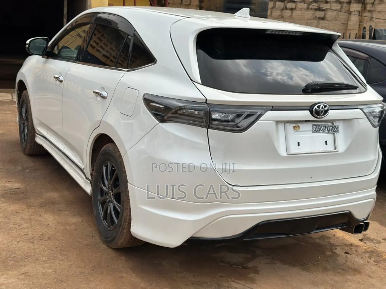 Toyota Harrier 2.0 2016 White