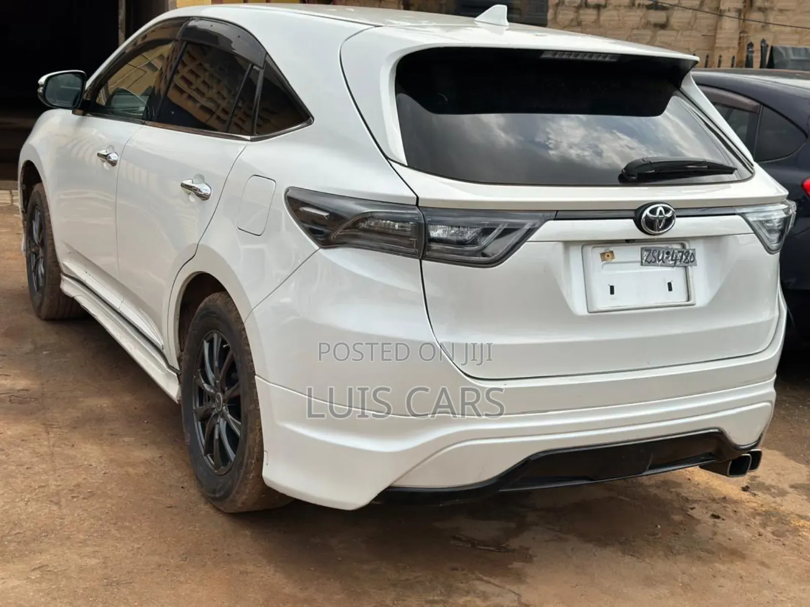 Toyota Harrier 2.0 2016 White