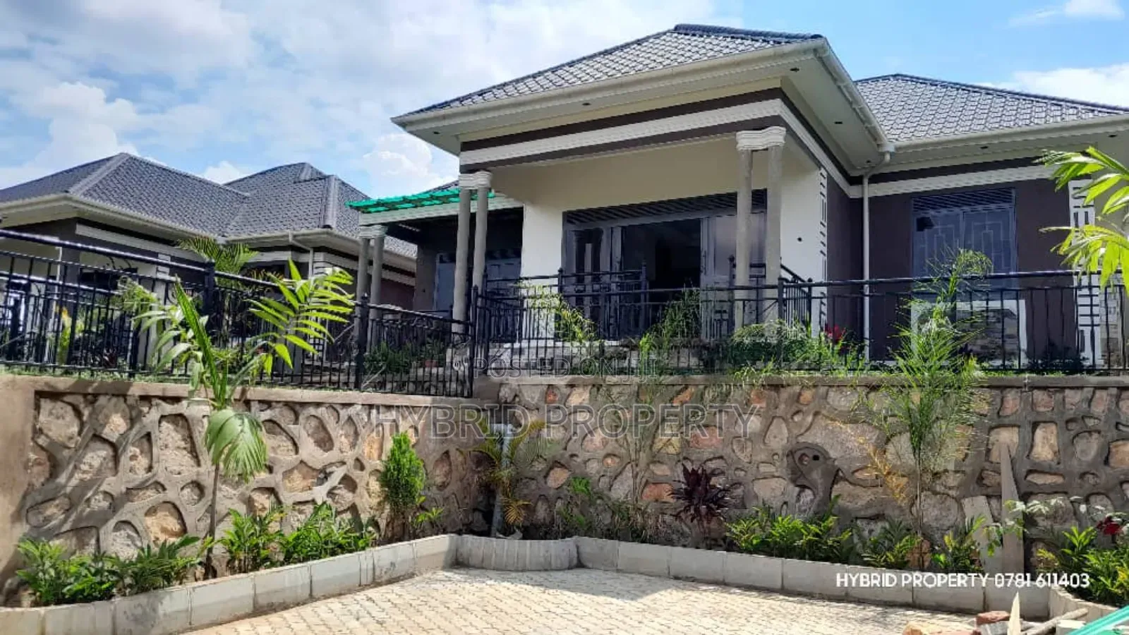 3bdrm House in Nansana Along Hoima for sale