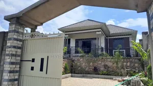 3bdrm House in Nansana Along Hoima for sale