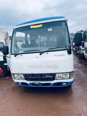 Mitsubishi Fuso Rosa 2012 White