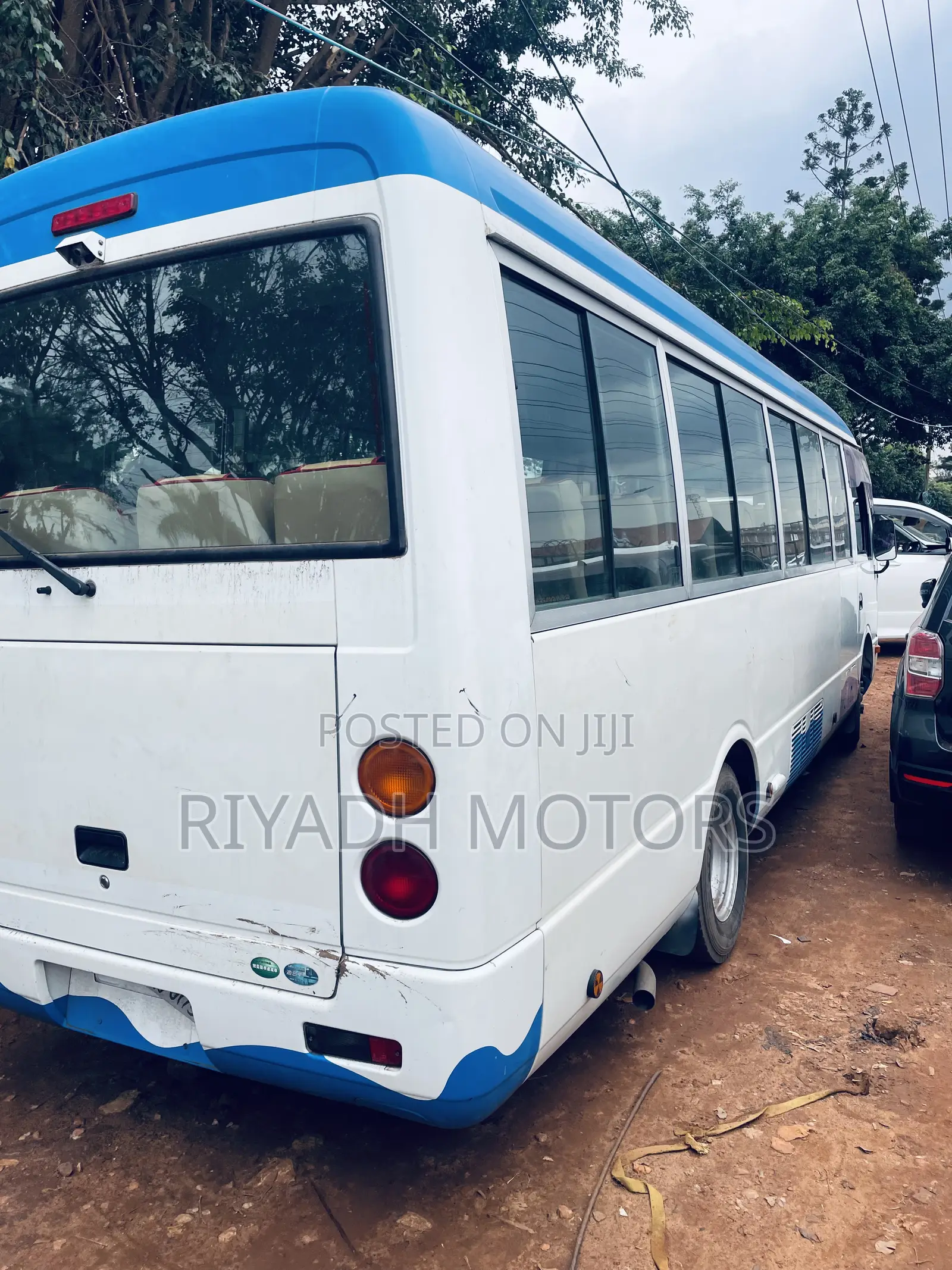 Mitsubishi Fuso Rosa 2012 White
