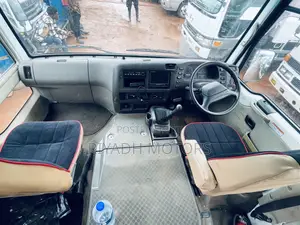 Mitsubishi Fuso Rosa 2012 White