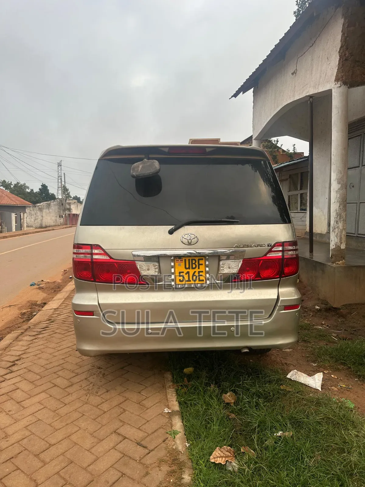 Toyota Alphard 2.4 Petrol AWD 2005 Gold