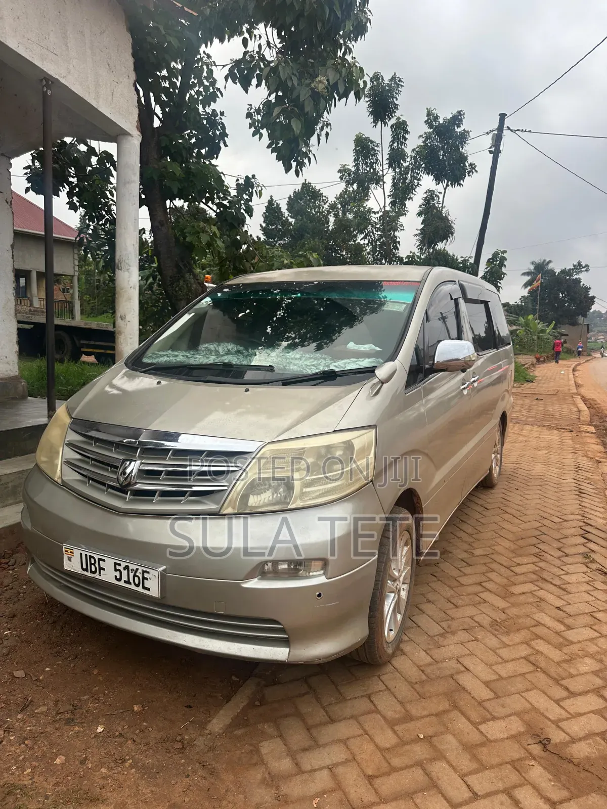 Toyota Alphard 2.4 Petrol AWD 2005 Gold