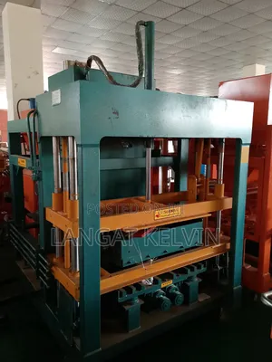 Semi- Automatic Hydraulic Block Making Machine